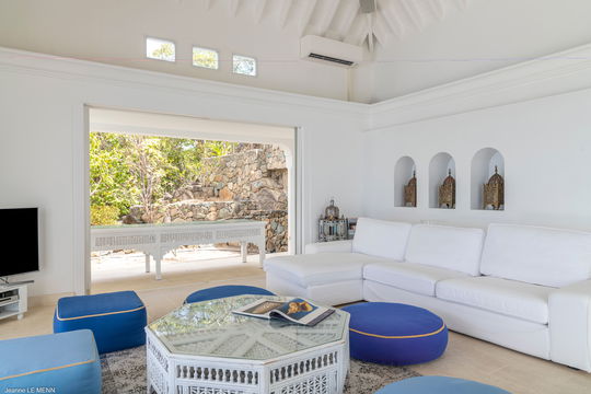 VILLA MAURESQUE LIVING AREA 3