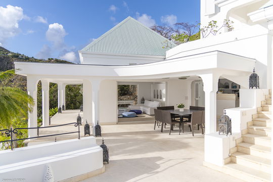 VILLA MAURESQUE LIVING AREA 4