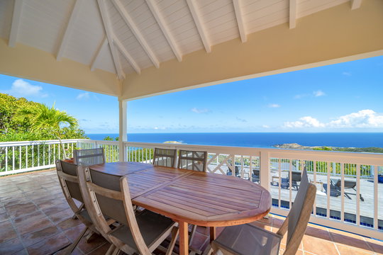 VILLA CHEYENNE KITCHEN & DINING AREA 1