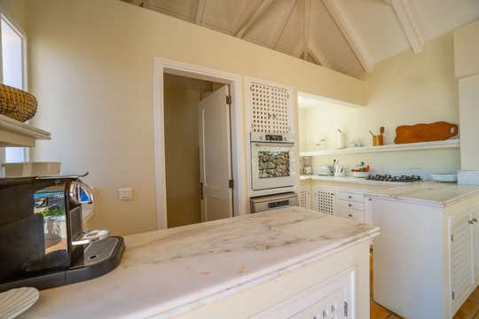 VILLA CHEYENNE KITCHEN & DINING AREA 10