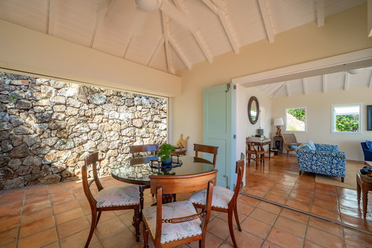 VILLA CHEYENNE KITCHEN & DINING AREA 6