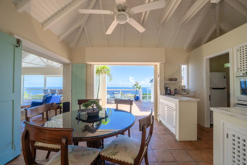 VILLA CHEYENNE KITCHEN & DINING AREA 7