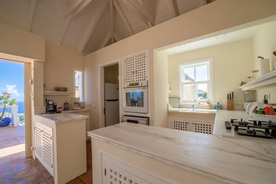 VILLA CHEYENNE KITCHEN & DINING AREA 9