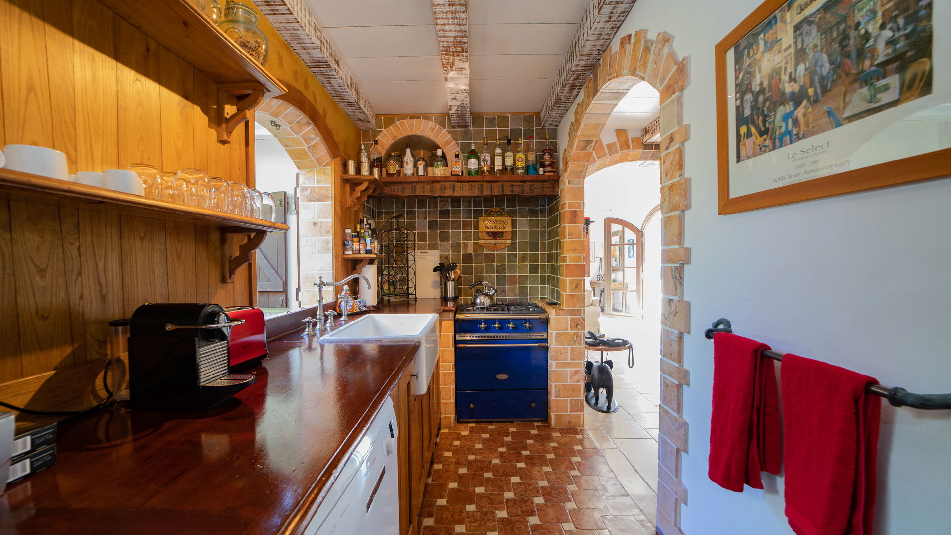 KITCHEN & DINING AREA