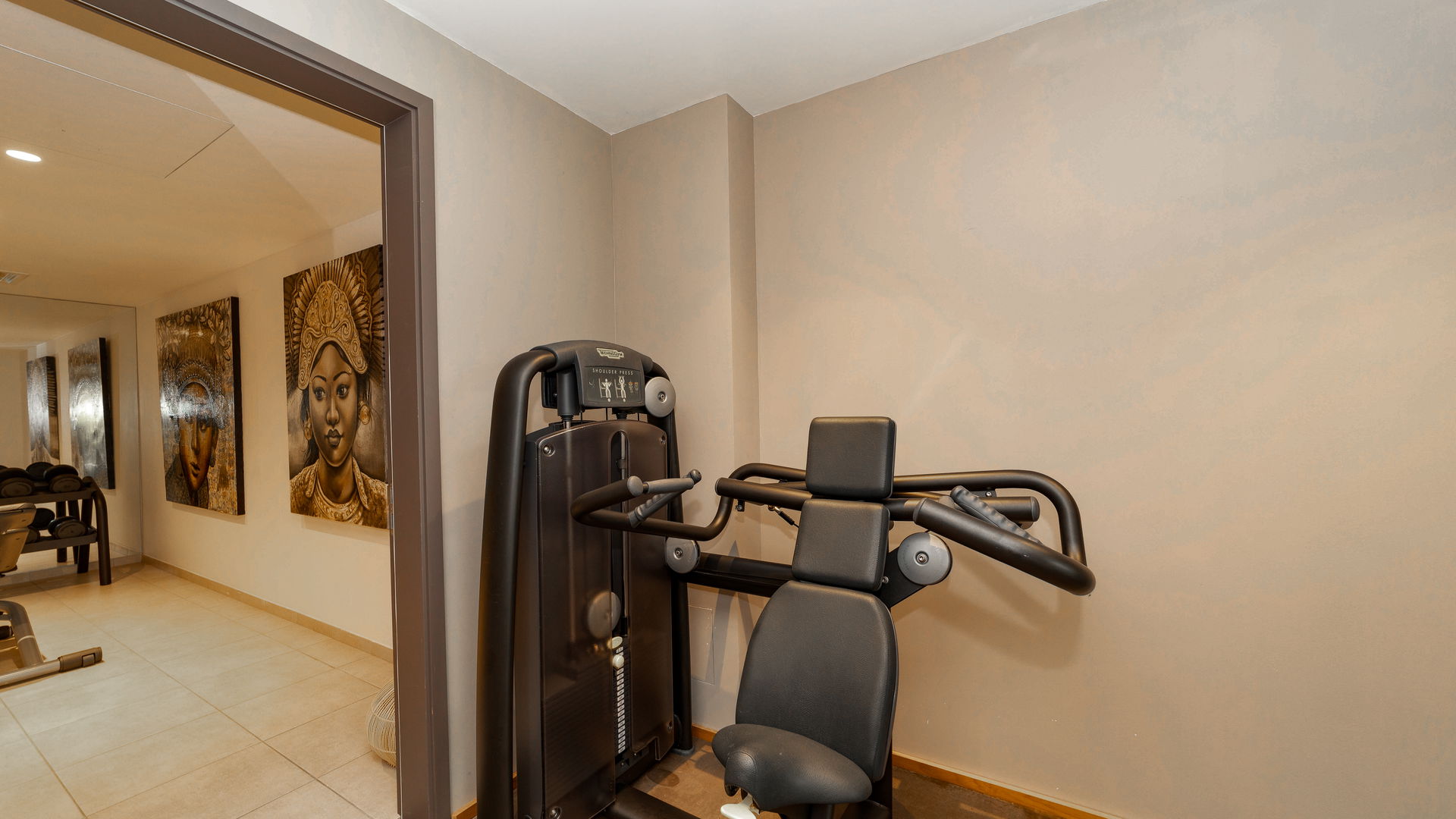 FITNESS & SAUNA