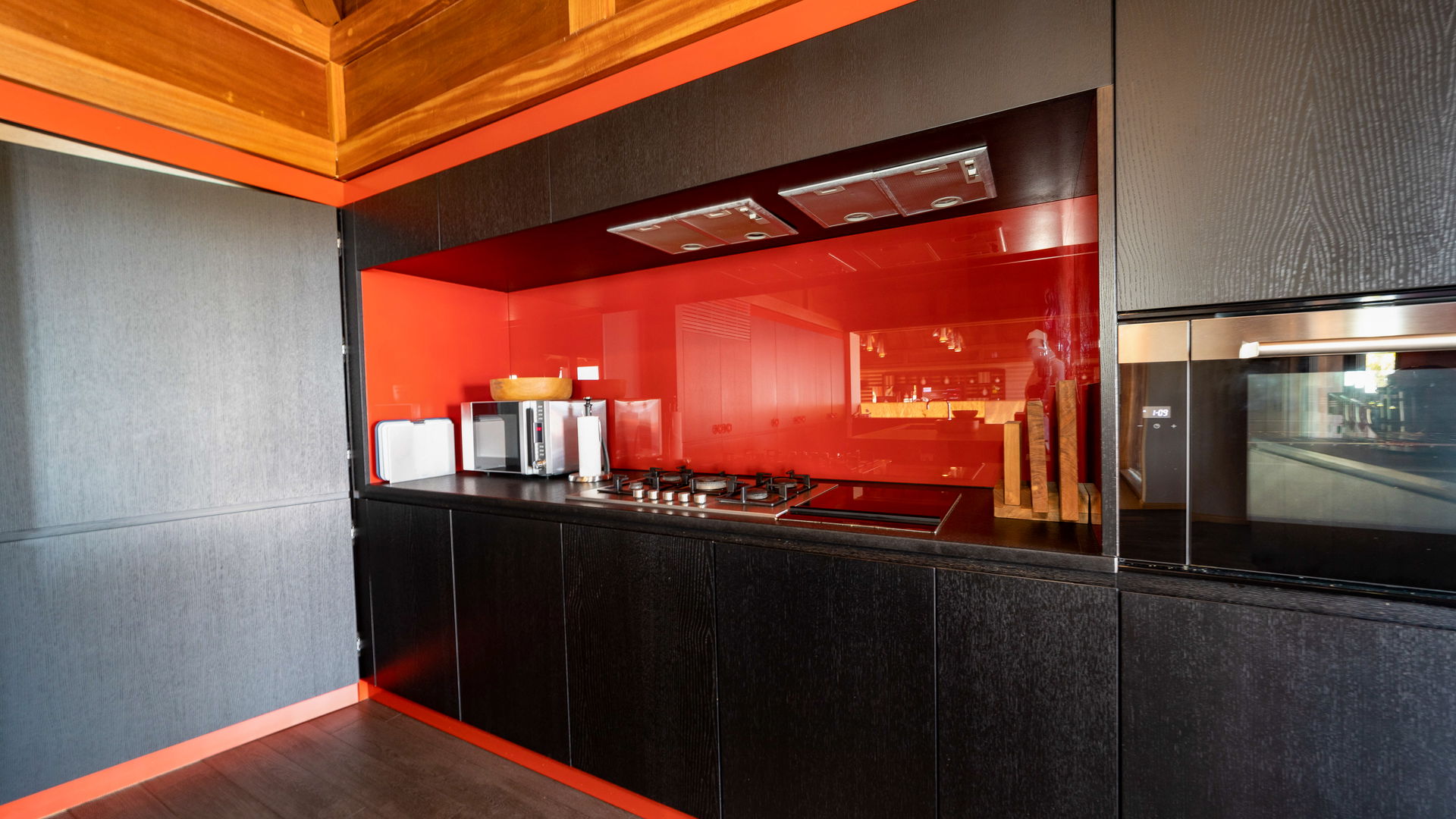 KITCHEN & DINING AREA