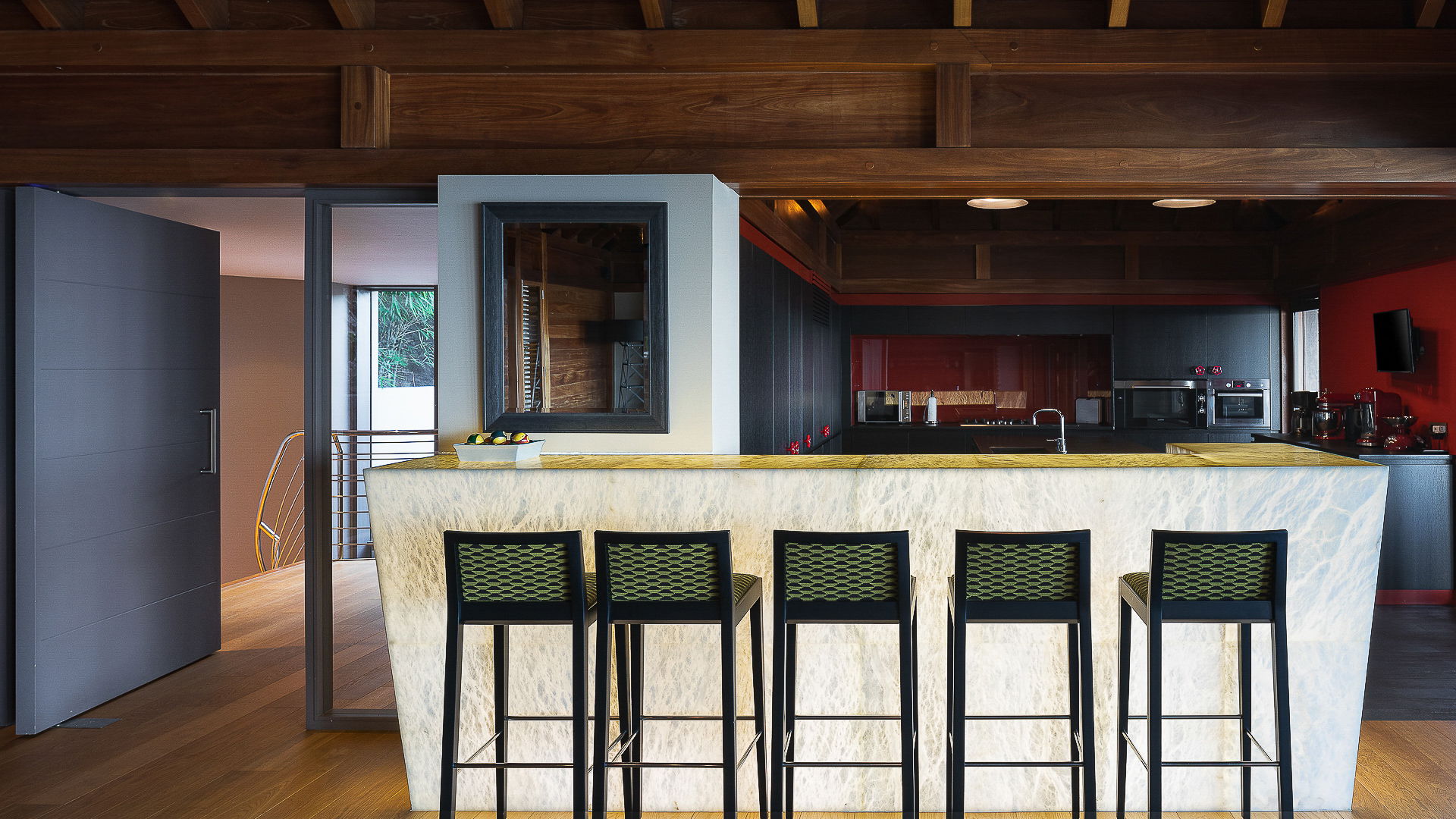 KITCHEN & DINING AREA