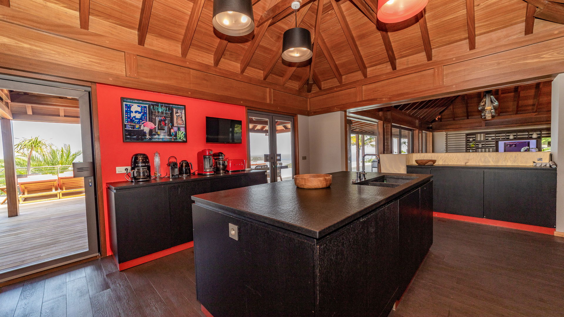 KITCHEN & DINING AREA