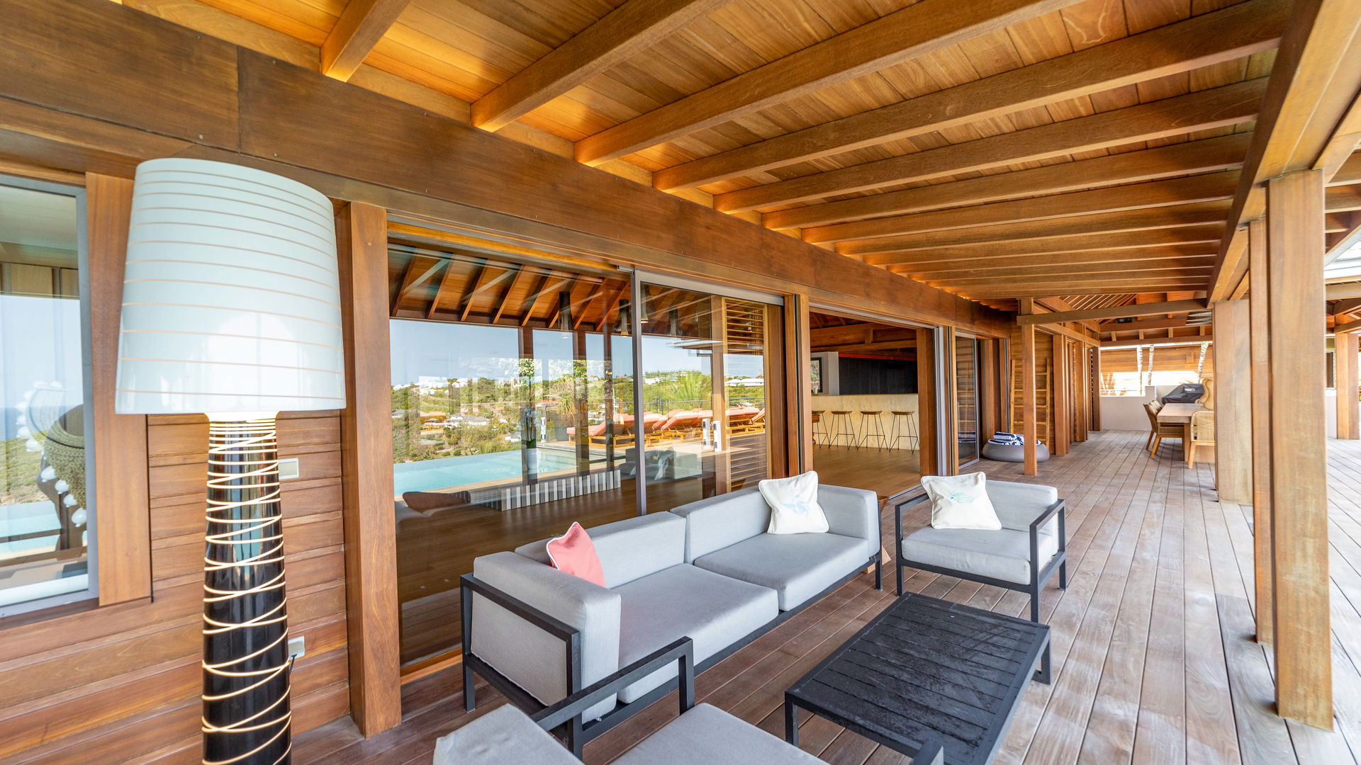 POOL & TERRACE