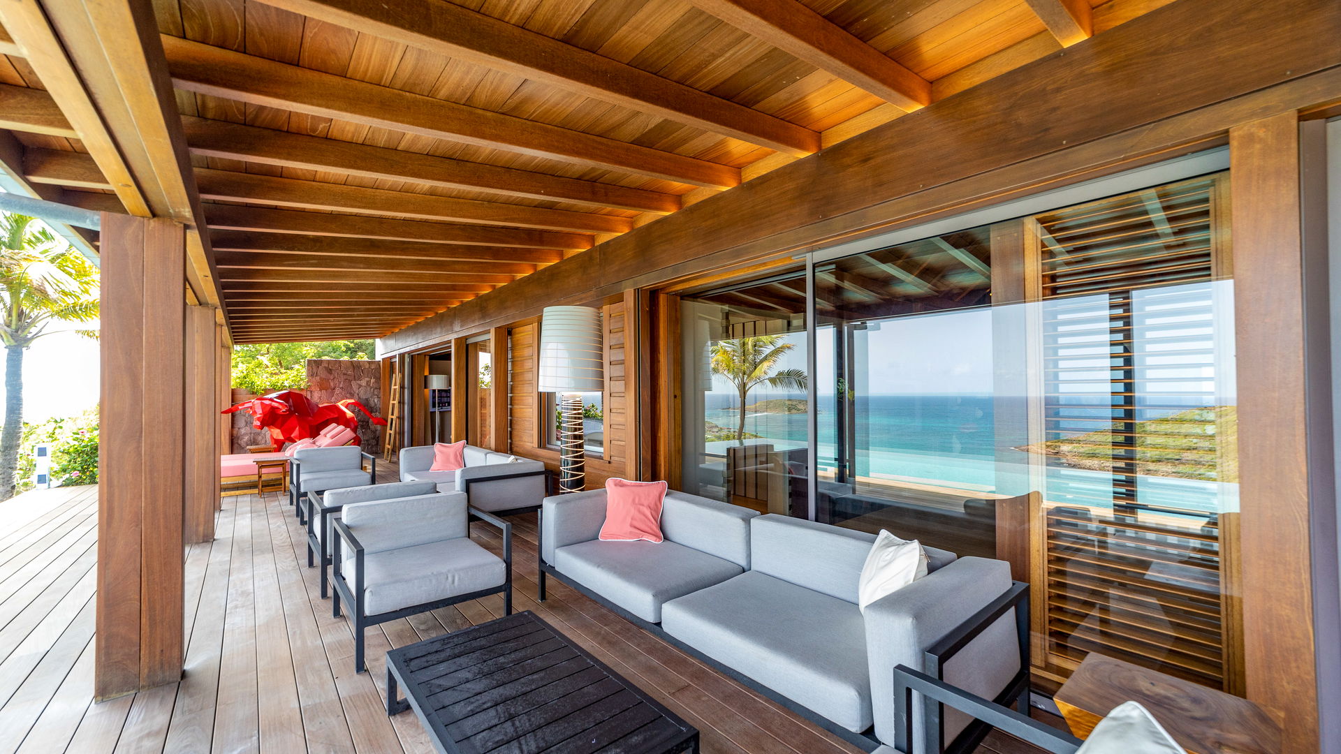 POOL & TERRACE