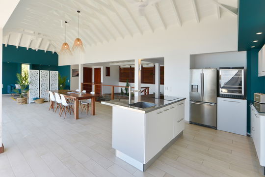 VILLA FLAMANDS BAY KITCHEN & DINING AREA 1