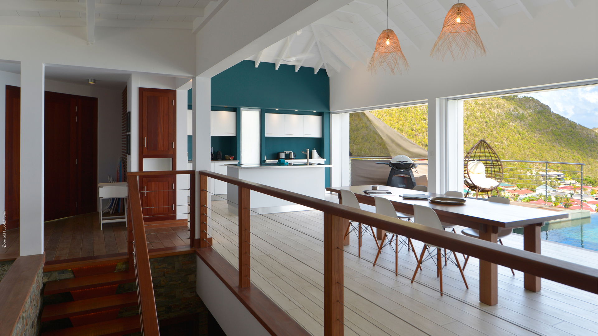 KITCHEN & DINING AREA