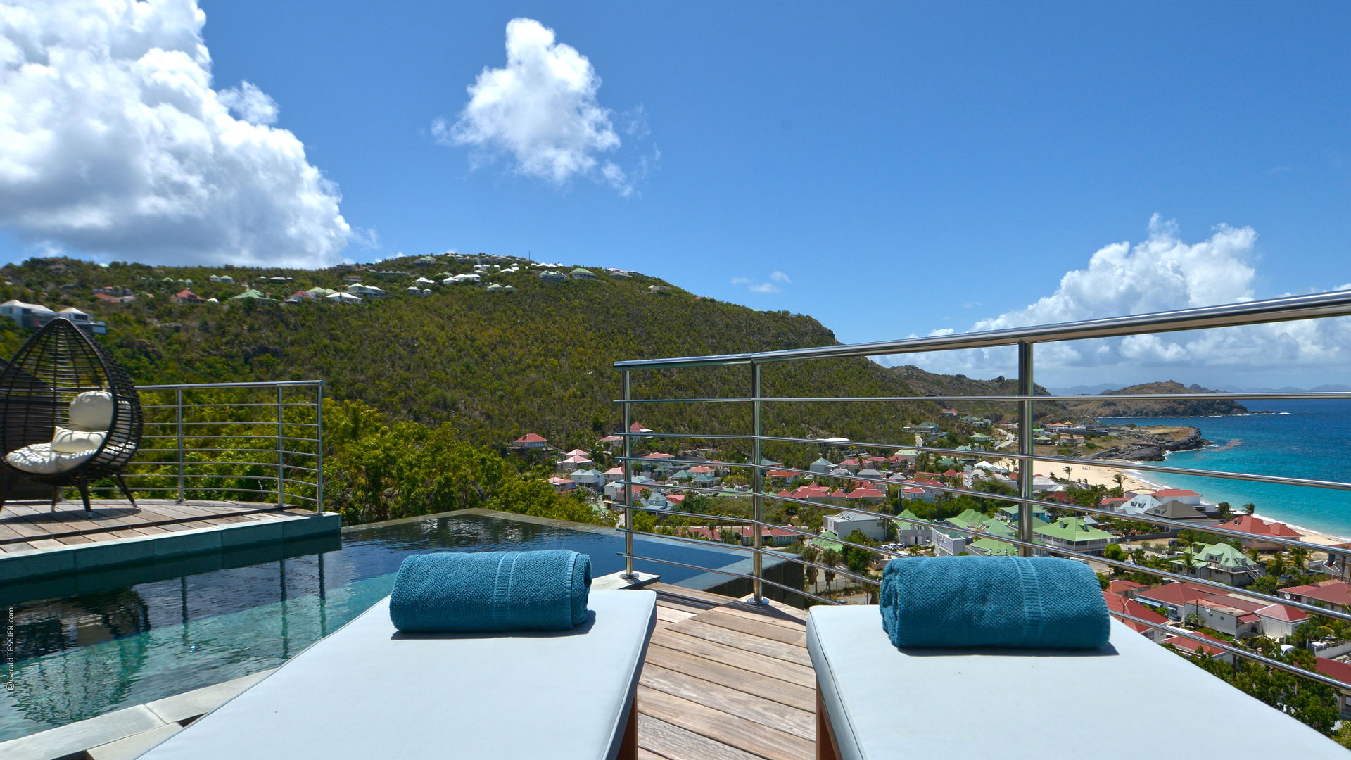 POOL & TERRACE
