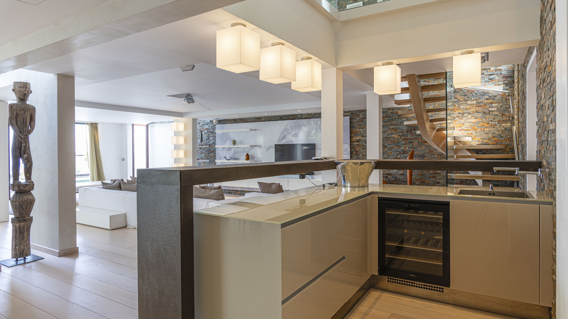 KITCHEN & DINING AREAS