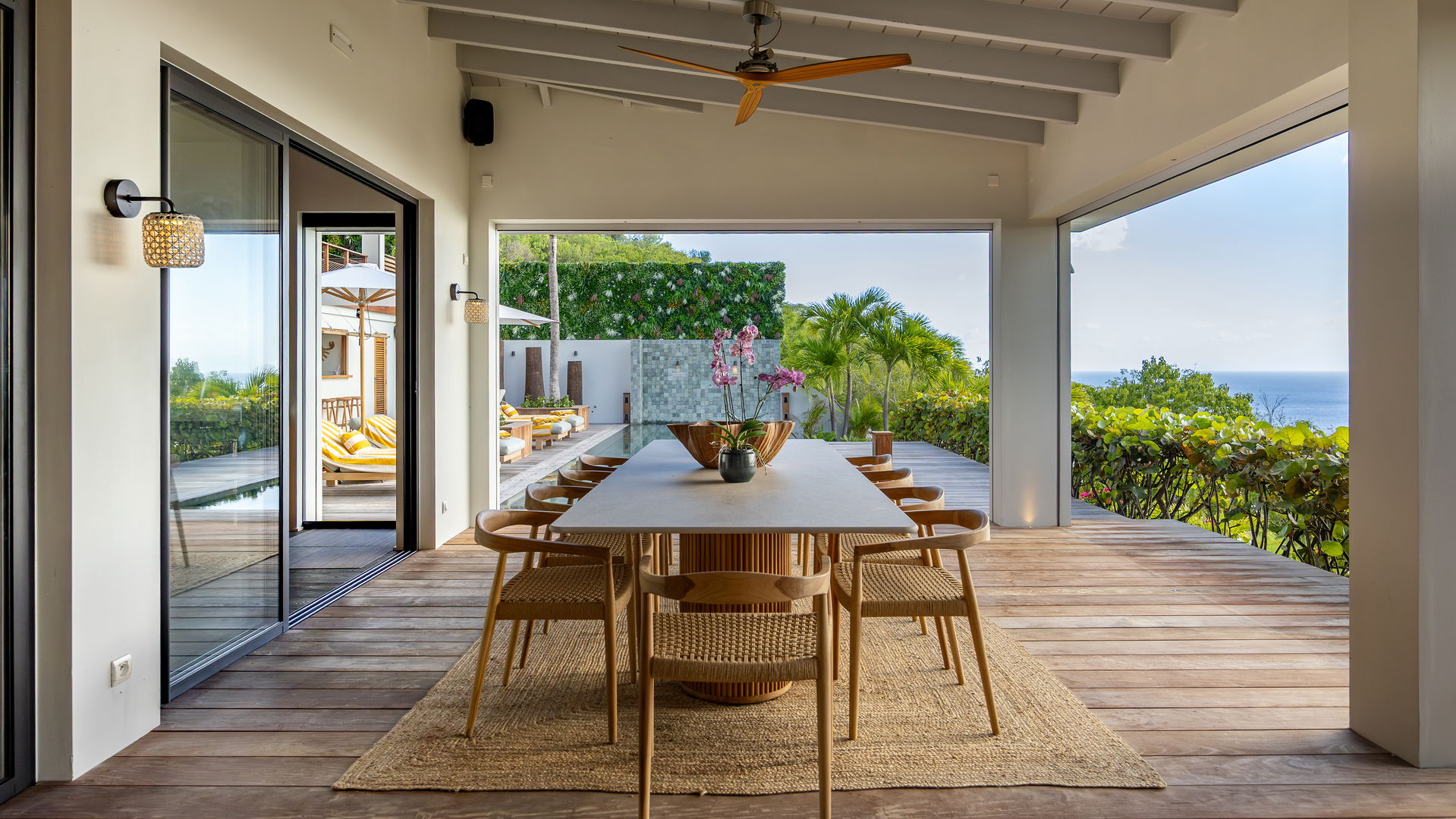 KITCHEN & DINING AREA