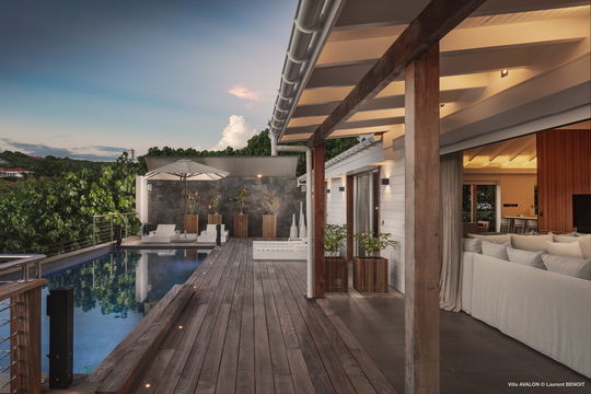 VILLA AVALON BY NIGHT 1