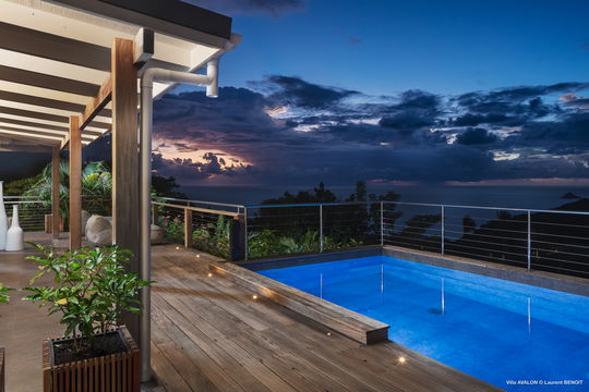 VILLA AVALON BY NIGHT 2