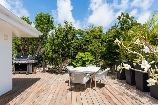 VILLA AVALON KITCHEN & DINING AREA 13