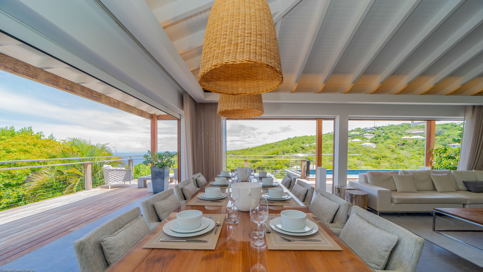 KITCHEN & DINING AREA