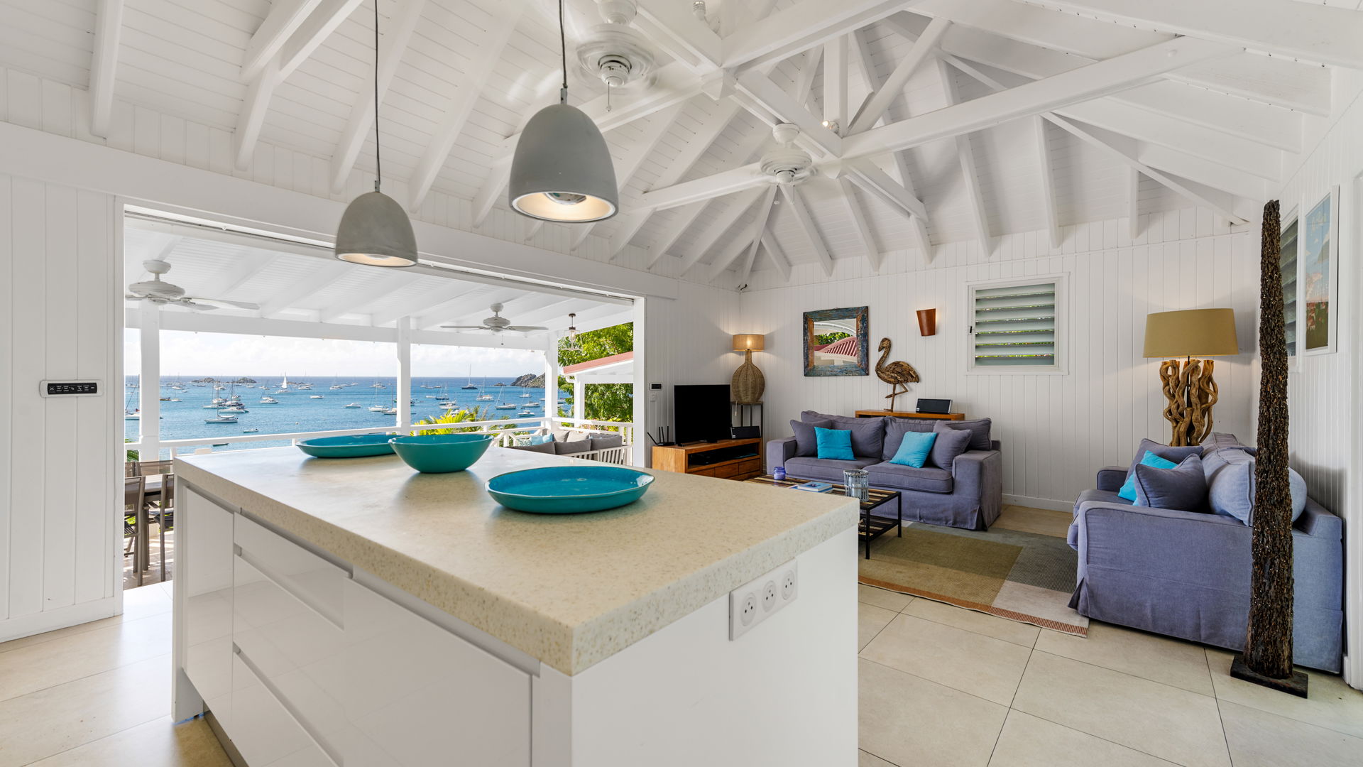 KITCHEN & DINING AREA