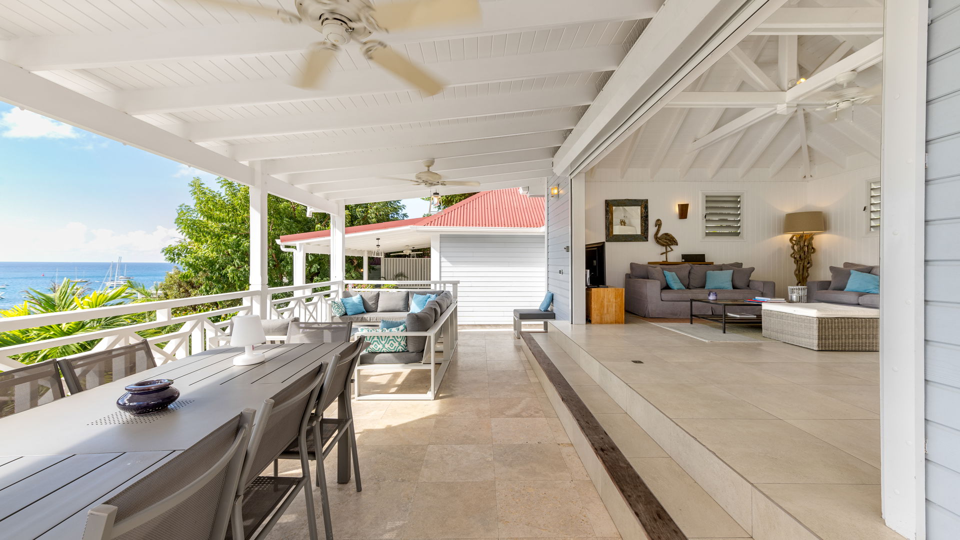 KITCHEN & DINING AREA