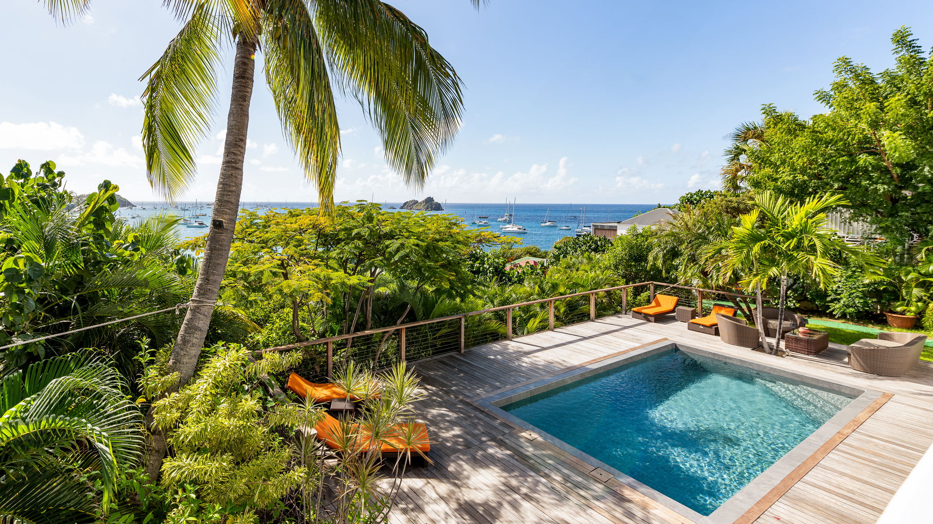 POOL & TERRACE