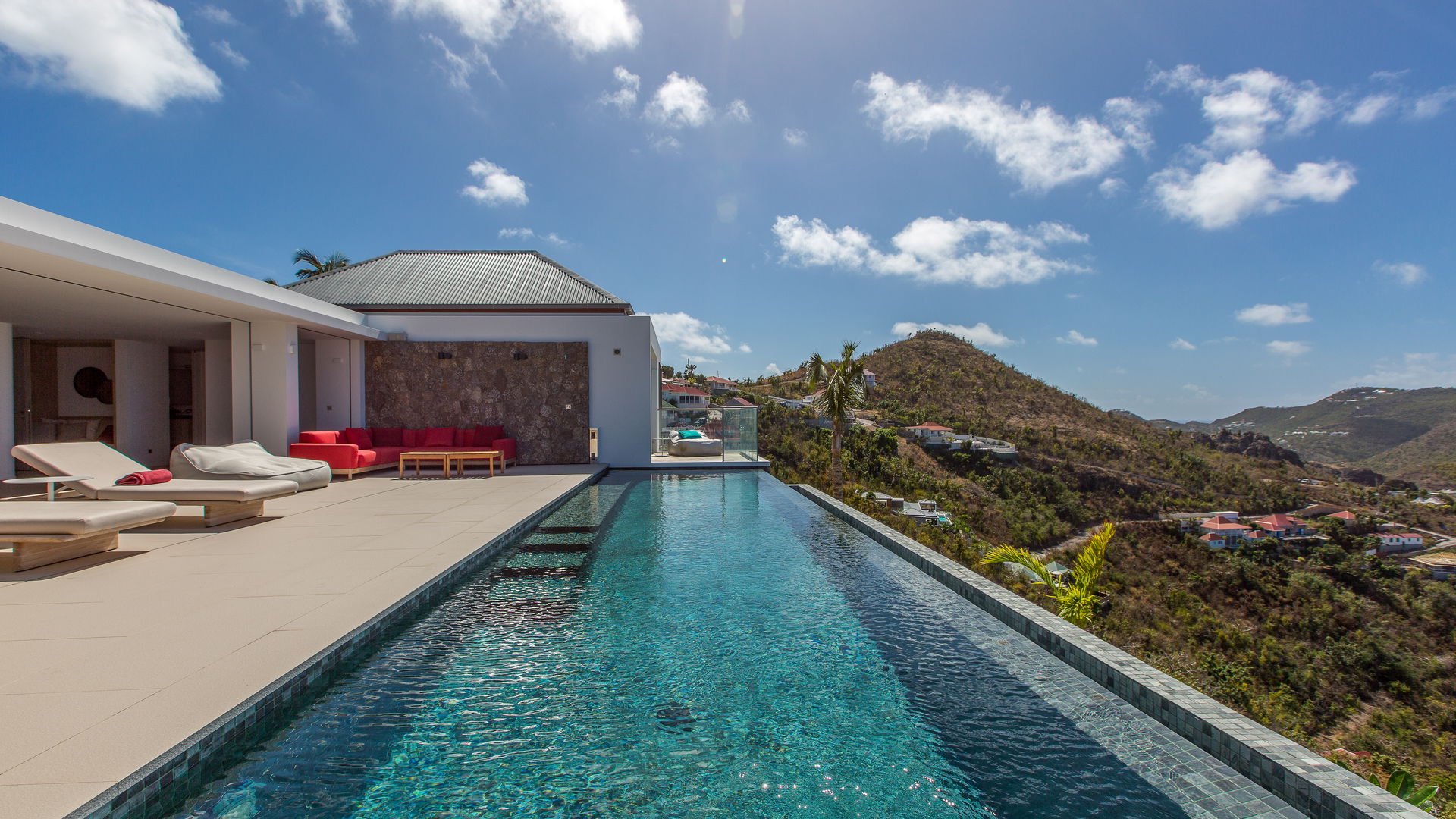 POOL & TERRACE