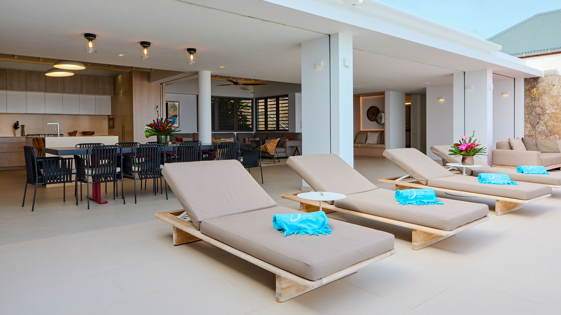 POOL & TERRACE