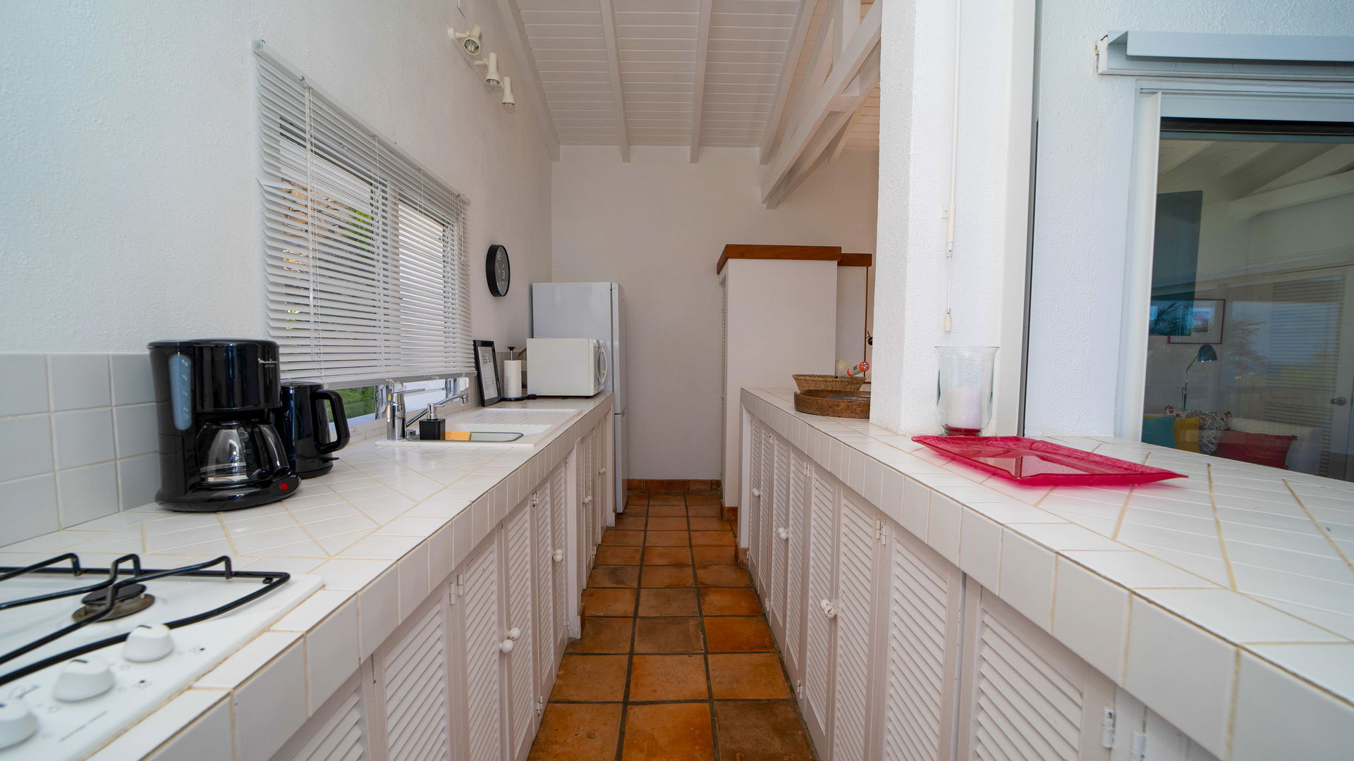 KITCHEN & DINING AREA