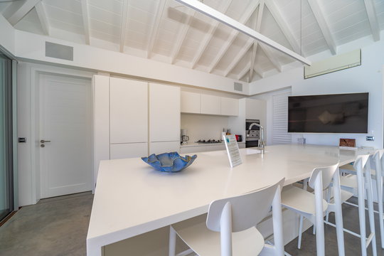 VILLA POINTE MILOU KITCHEN & DINING AREA 2