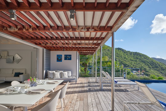 VILLA POINTE MILOU KITCHEN & DINING AREA 8