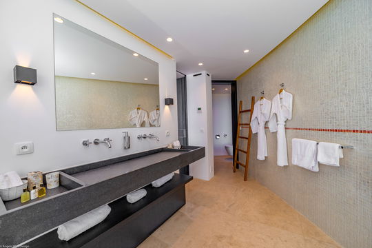 VILLA EPICURE BEDROOM1 13