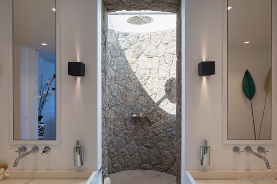 VILLA EPICURE BEDROOM2 10