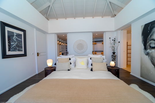 VILLA EPICURE BEDROOM2 3