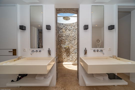 VILLA EPICURE BEDROOM2 9