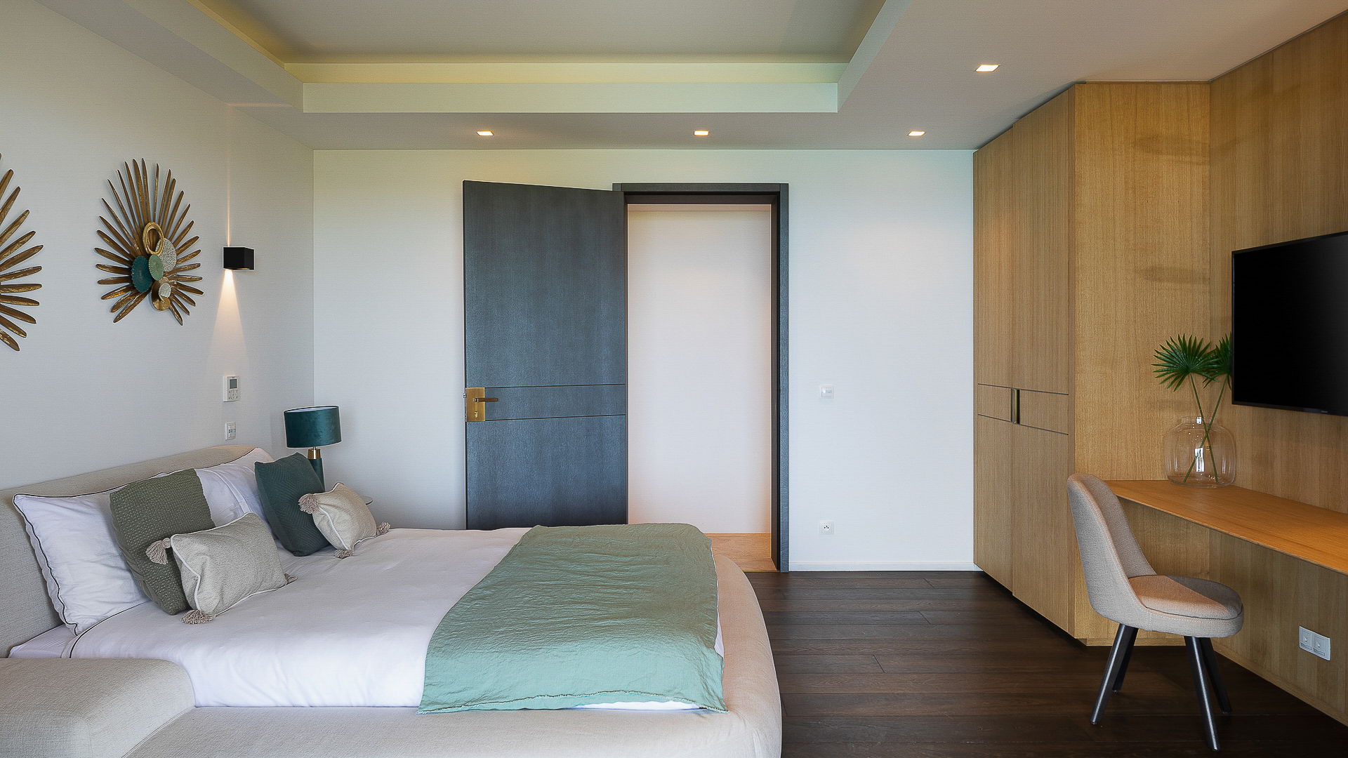 BEDROOM 6