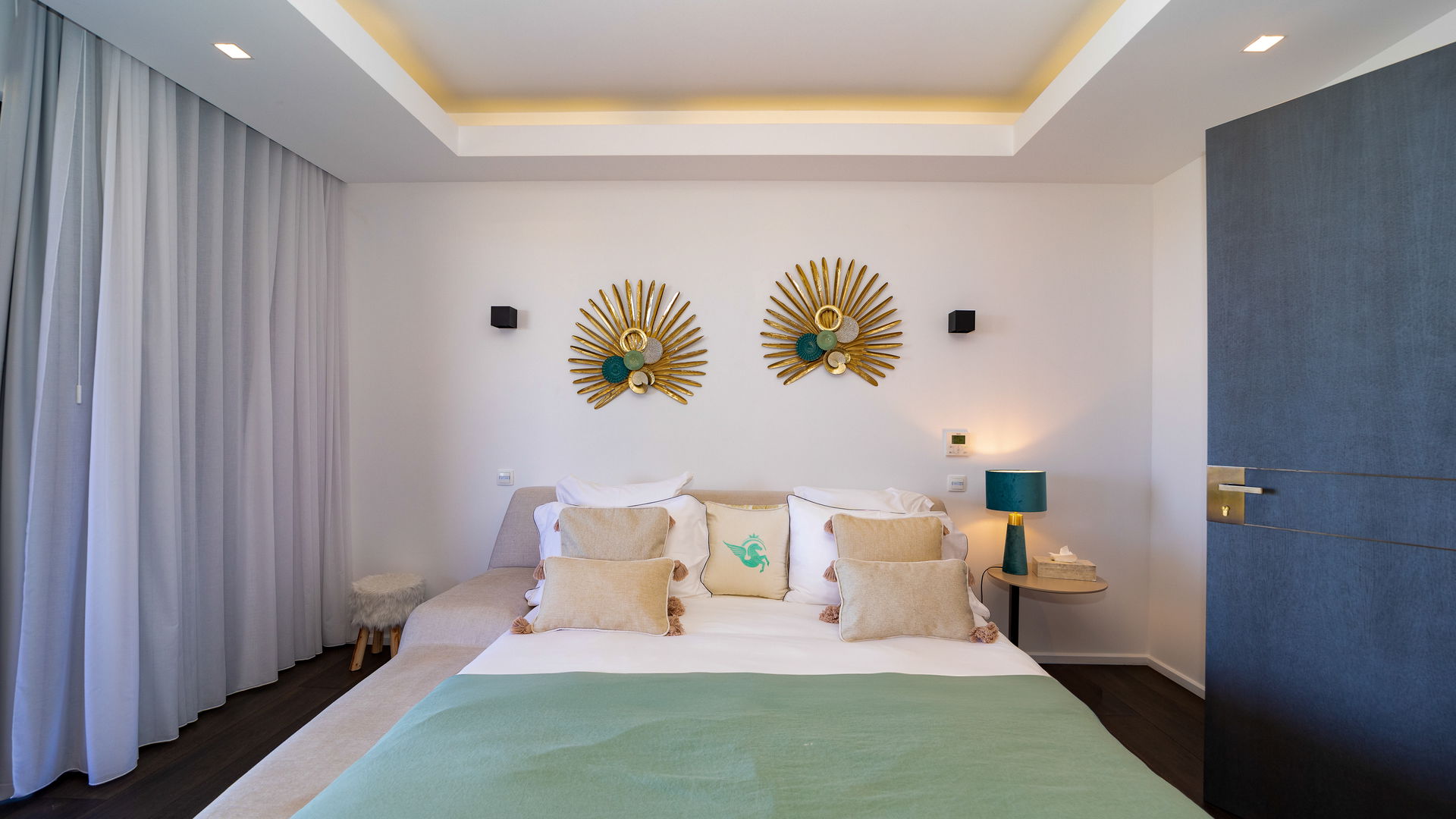 BEDROOM 6