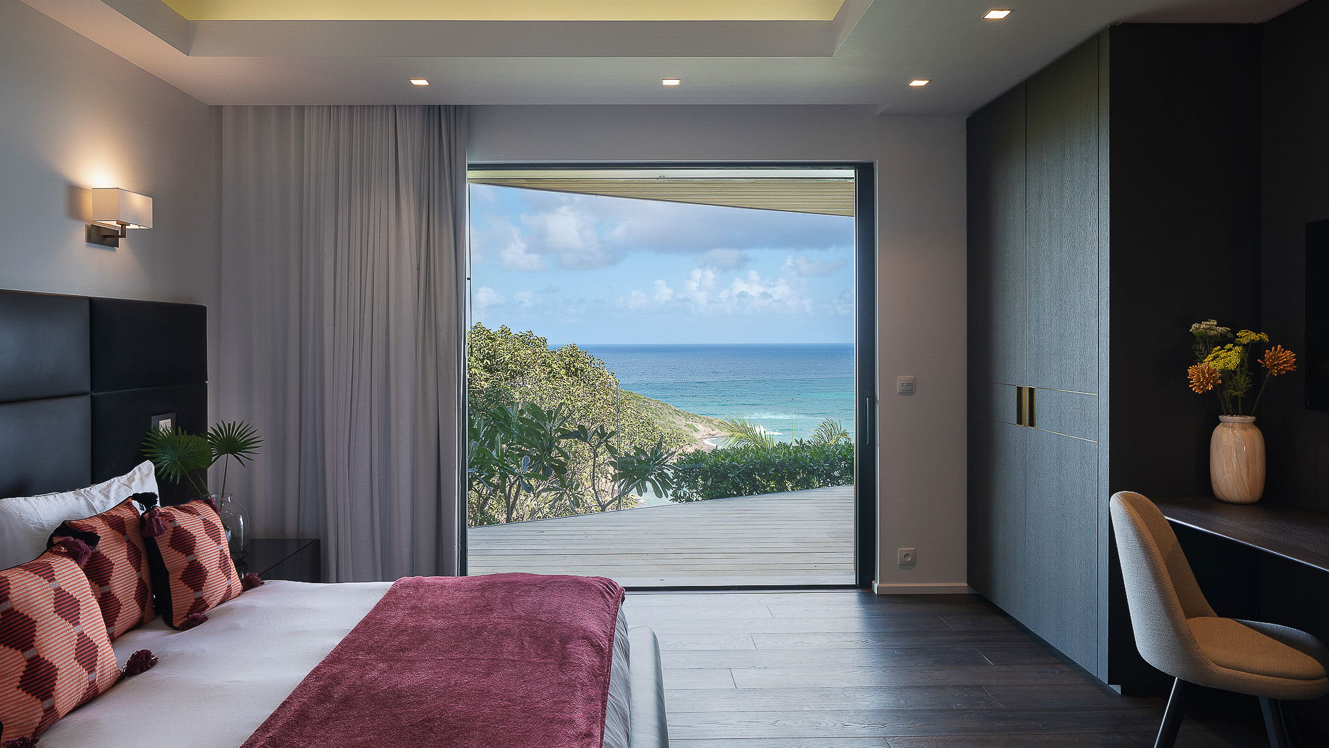 BEDROOM 7