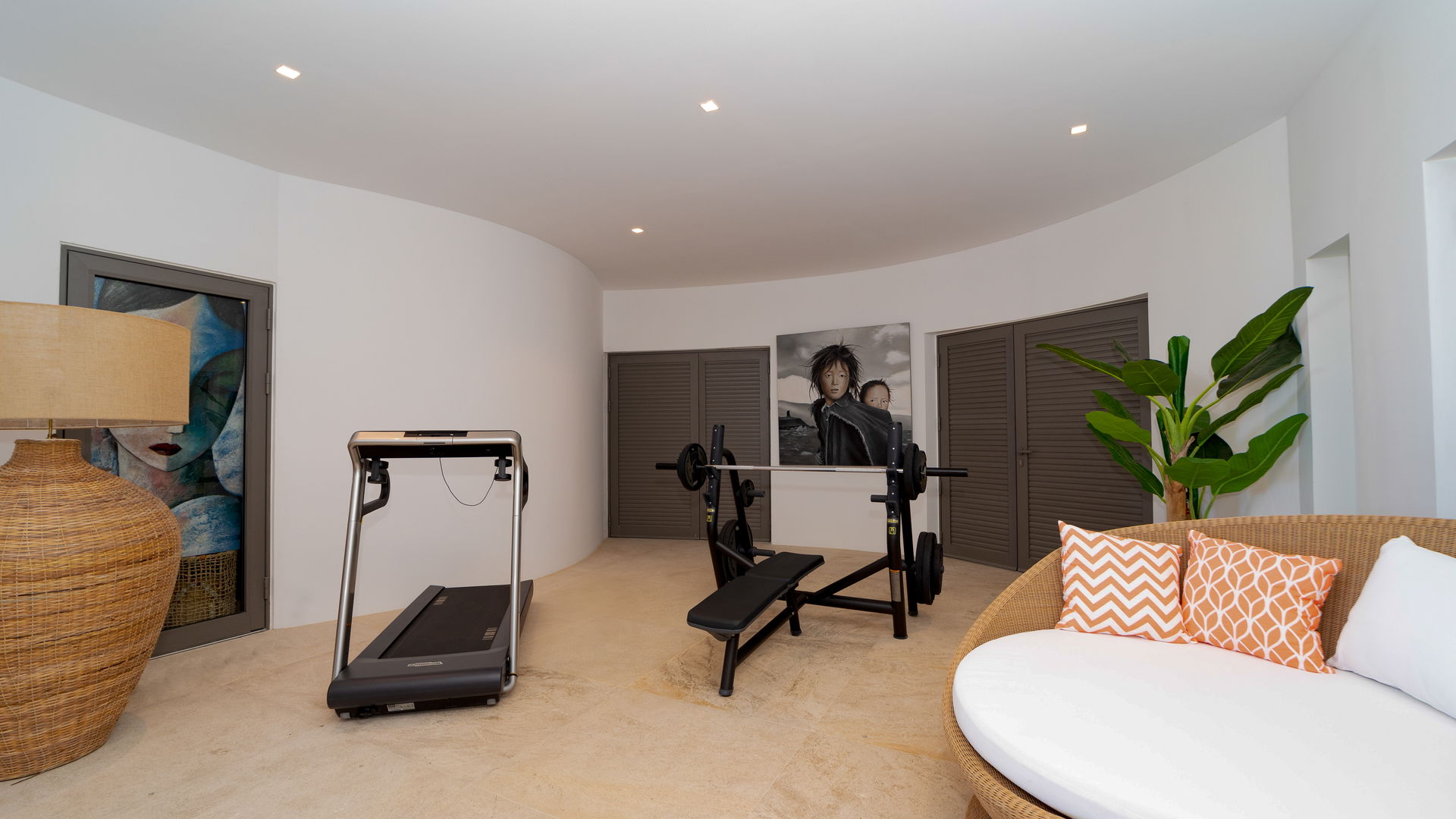 FITNESS ROOM