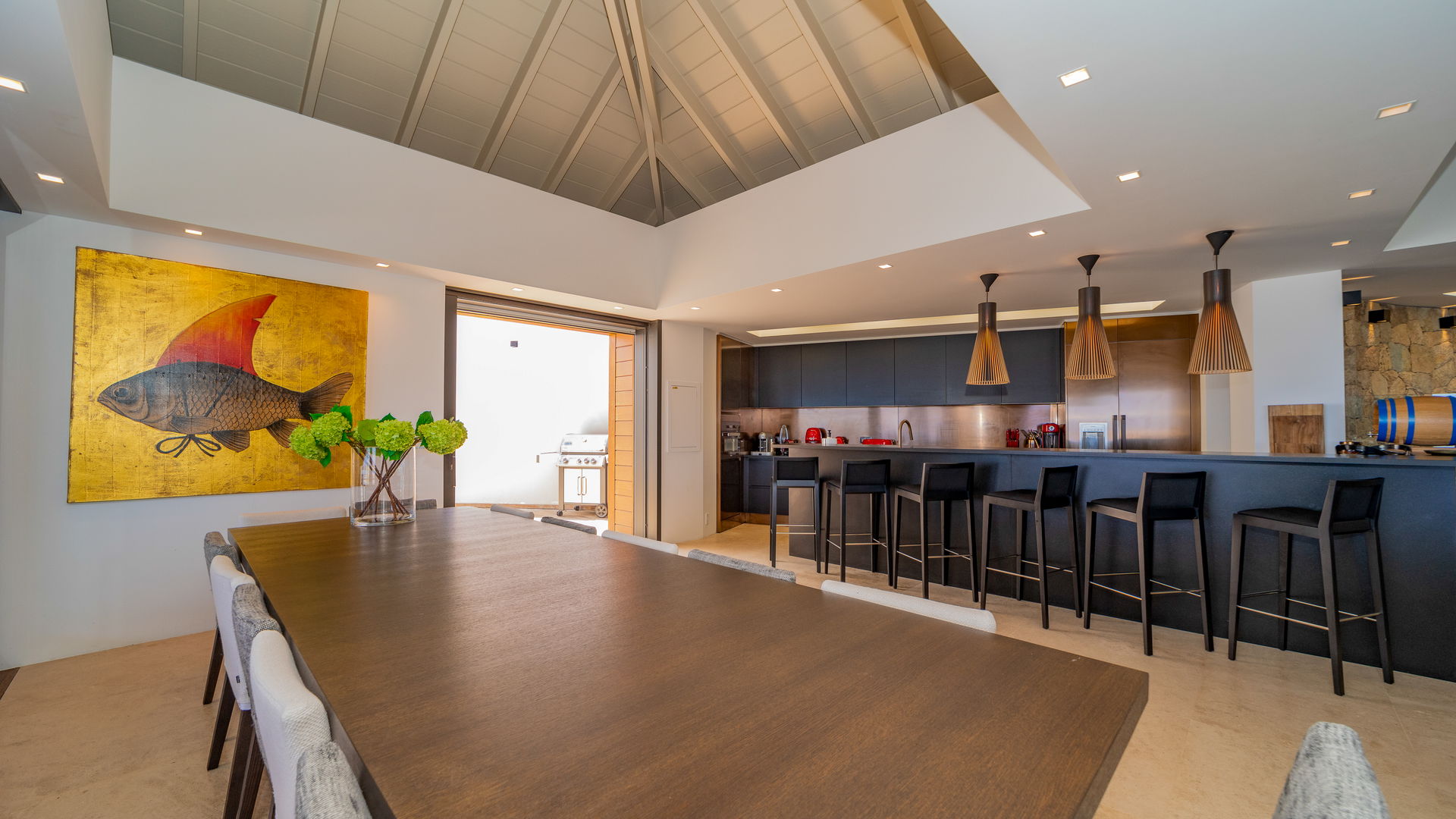 KITCHEN & DINING AREA