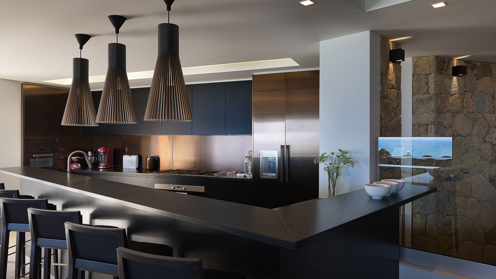 KITCHEN & DINING AREA