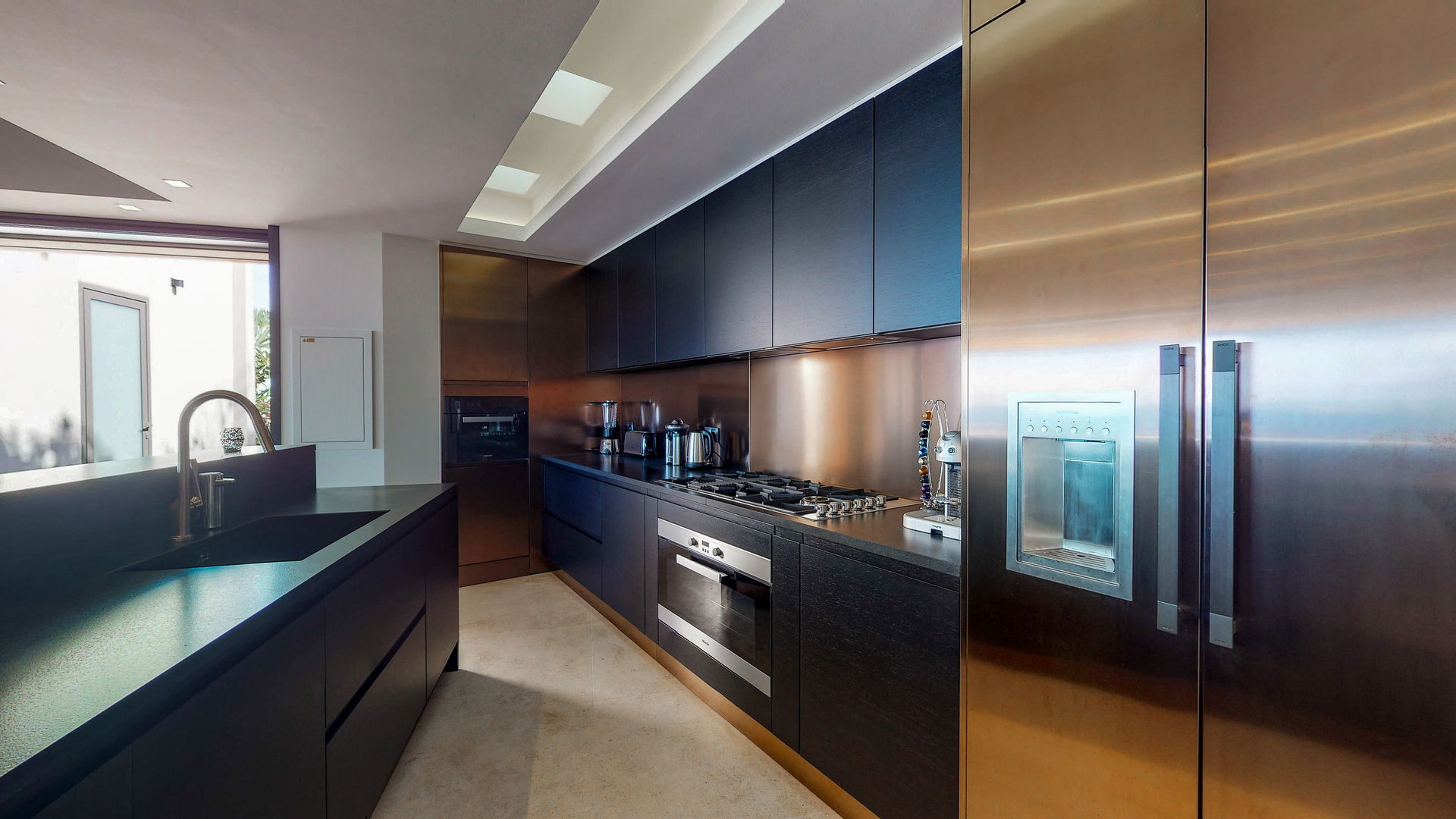 KITCHEN & DINING AREA
