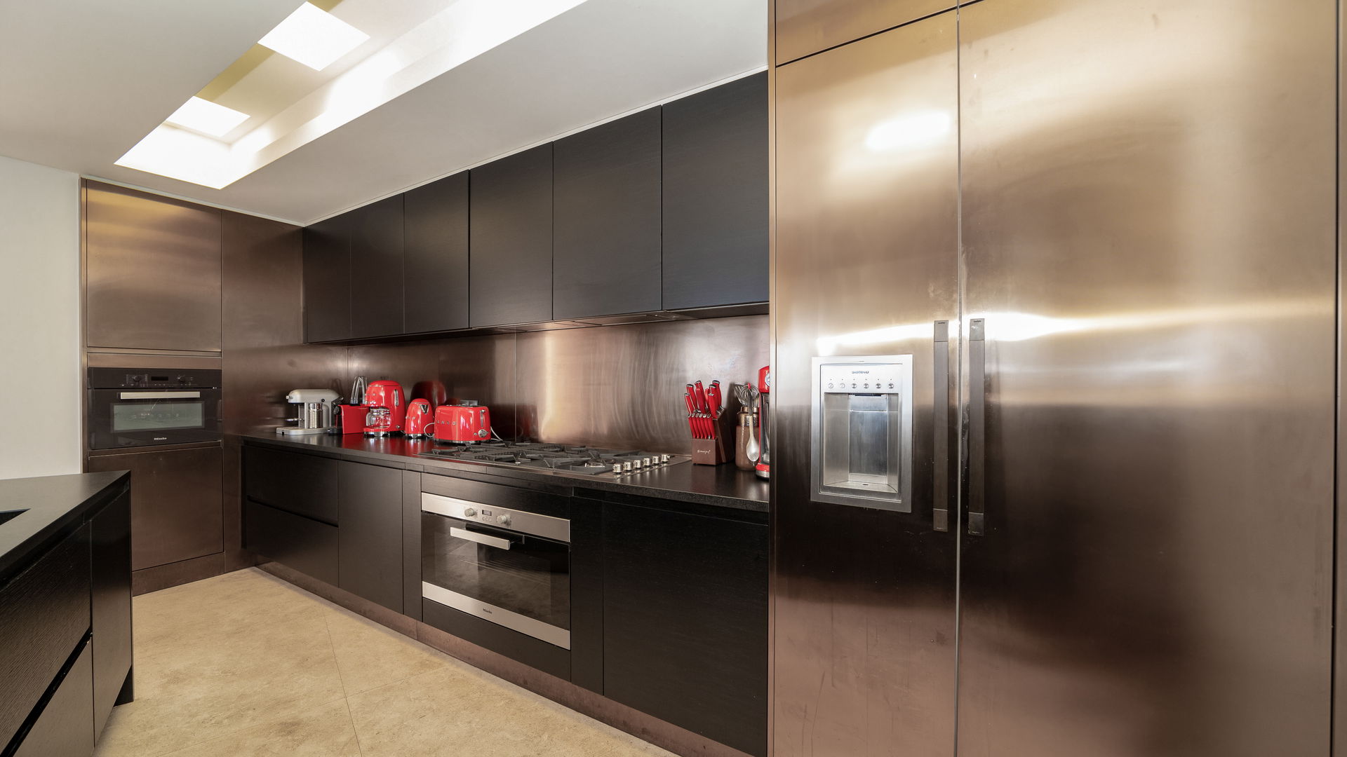 KITCHEN & DINING AREA
