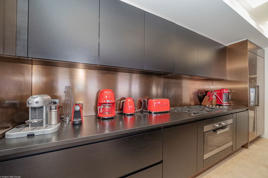 VILLA EPICURE KITCHEN & DINING AREA 15