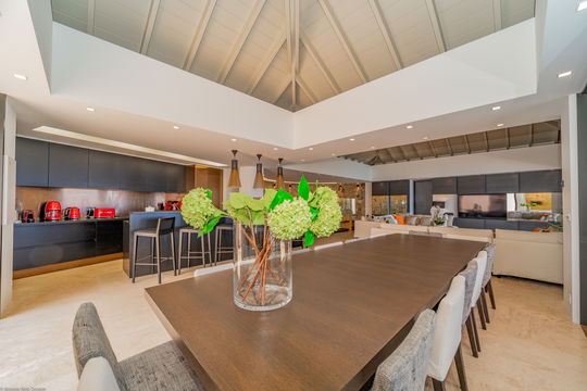 VILLA EPICURE KITCHEN & DINING AREA 8