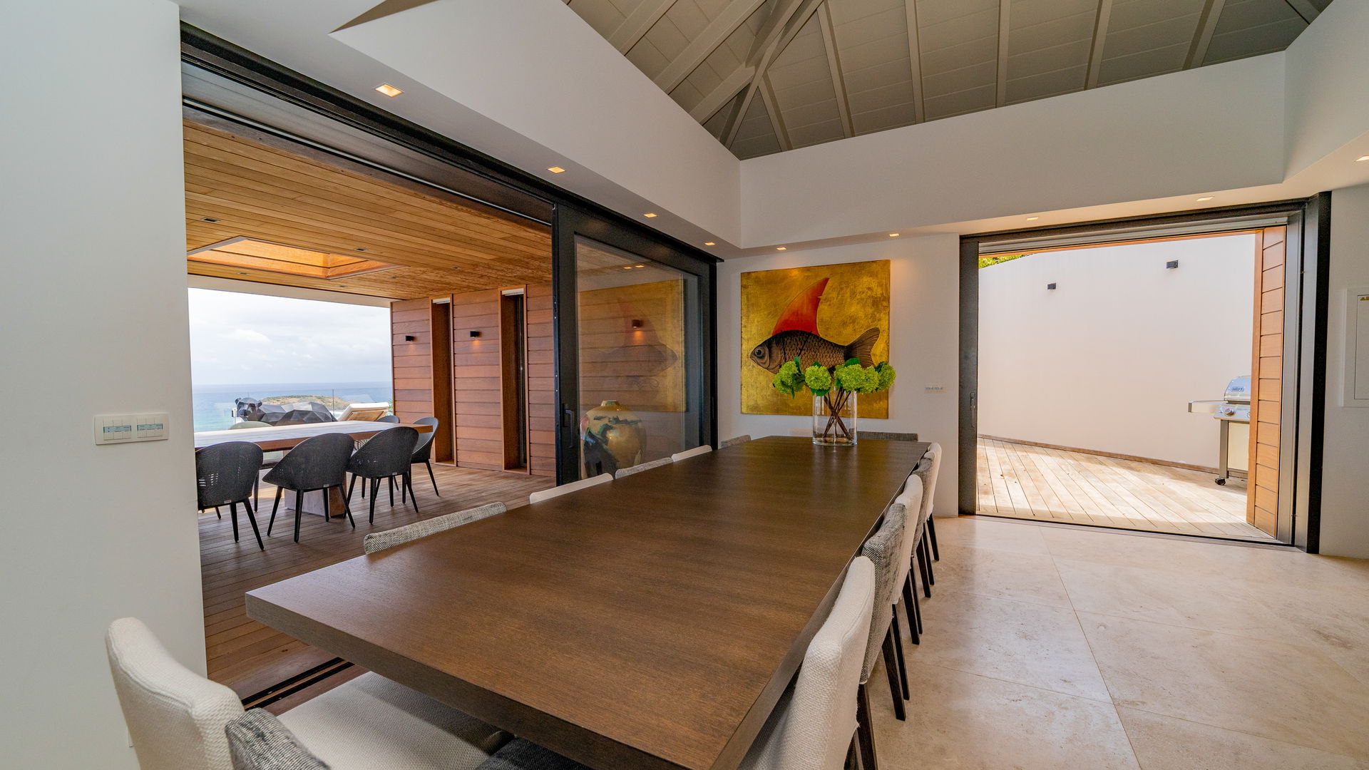 KITCHEN & DINING AREA