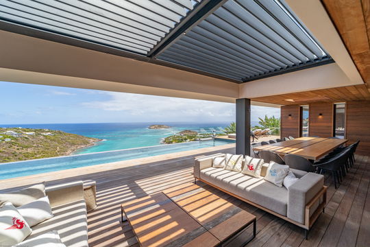 VILLA EPICURE OUTDOOR LOUNGE AREA 1