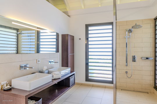 VILLA ENZUMA BEDROOM1 9