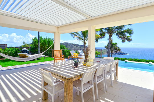 VILLA ENZUMA KITCHEN & DINING AREA 11