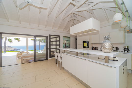 VILLA ENZUMA KITCHEN & DINING AREA 2